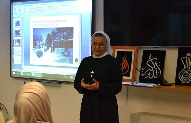 Nonne-und-Muslima-B&H