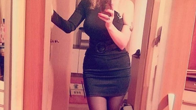 Professorin-fotografiert-sich-nackt-in-der-Schule-4