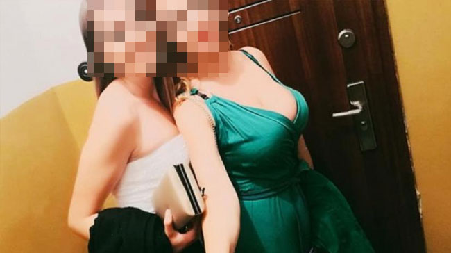 Professorin-fotografiert-sich-nackt-in-der-Schule-5