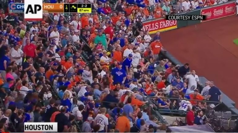 Mädchen erleidet Hirnschaden durch Baseball! (VIDEO!)