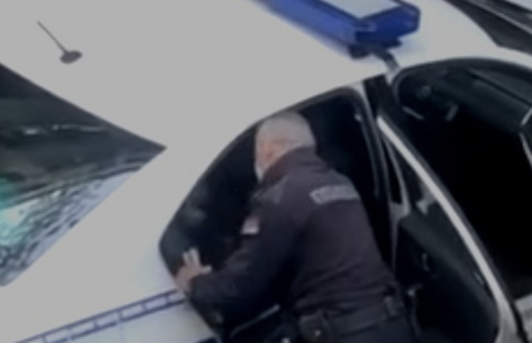 Serben geschockt: „So brutal sind unsere Polizisten“ (VIDEO)