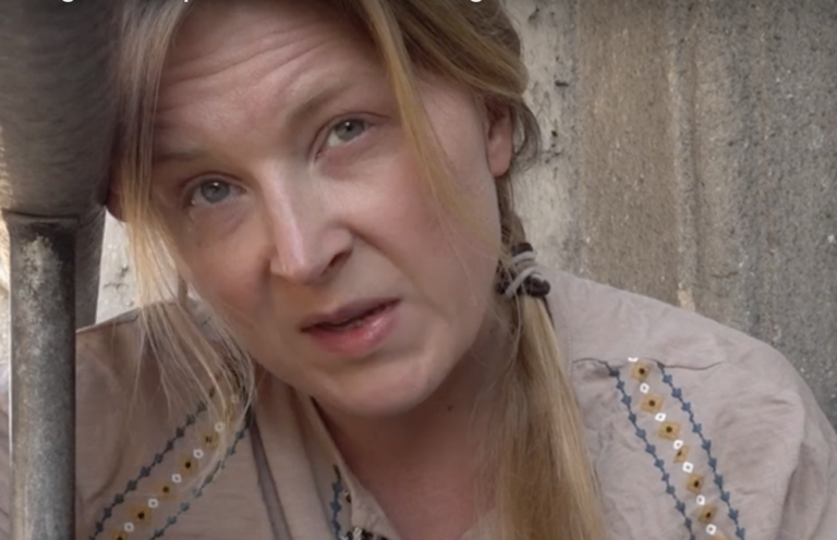 Finnin in Serbien hängengeblieben: „Fühle mich hier sicherer als zuhause“ (VIDEO)