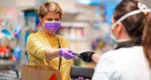 HANDEL_PREISE_CORONAKRISE_CORONAVIRUS_SUPERMARKT_DROGERIE_TOILETTENPAPIER_PREIS_ANSTIEG_BEZAHLEN_KASSA_GELD_FINANZEN