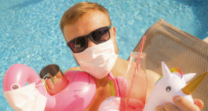 URLAUB_MASKE_POOL