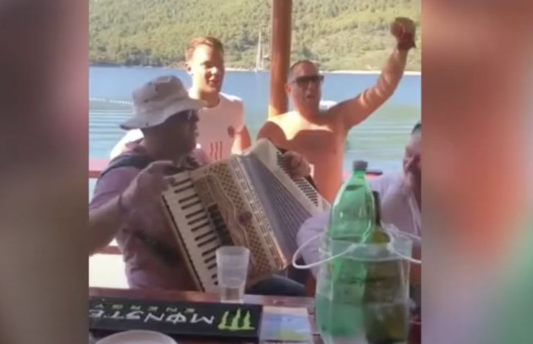 Manuel Neuer singt ohne Abstand Thompson-Lied (VIDEO)