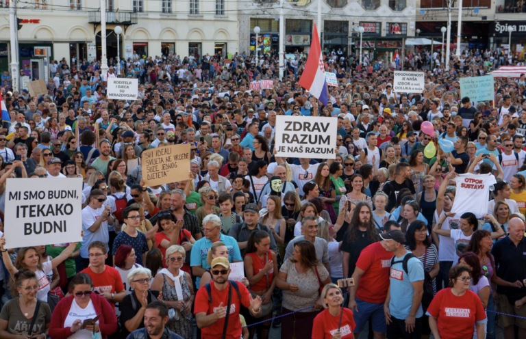 Trotz Anstieg: Tausende bei Anti-Corona-Demo in Kroatien (VIDEO)