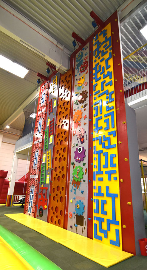 BUNTE_KLETTERWAND