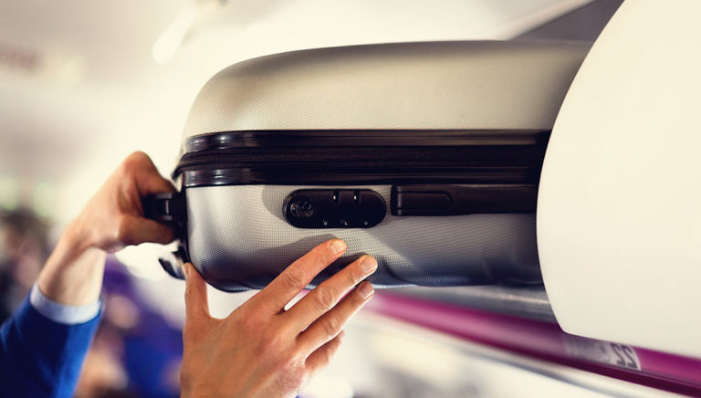 Mit diesen Tricks könnt ihr noch mehr Handgepäck mit in den Flieger nehmen(VIDEO)