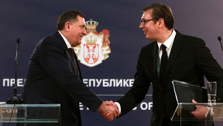 Vučić-Dodik-Gipfel: Brüderliche Einheit oder politisches Ablenkungsmanöver?