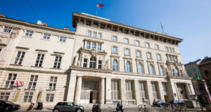 Das Gebäude des österreichischen Verfassungsgerichtshofs gesehen von der Freyung aus. wikimedia/VfGH/Achim Bieniek