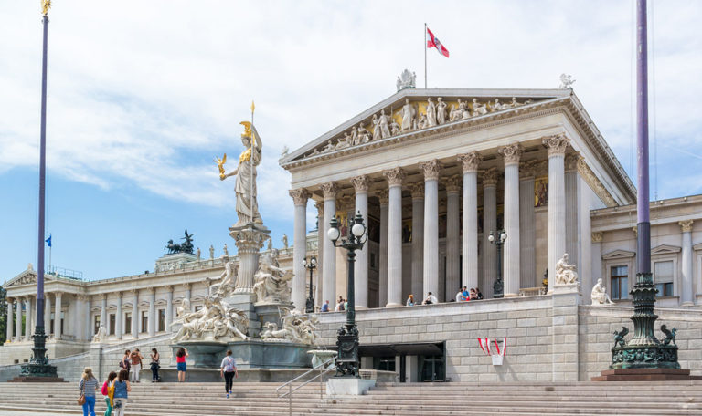 Österreicher unzufrieden: Wird die Regierung komplett entlassen?