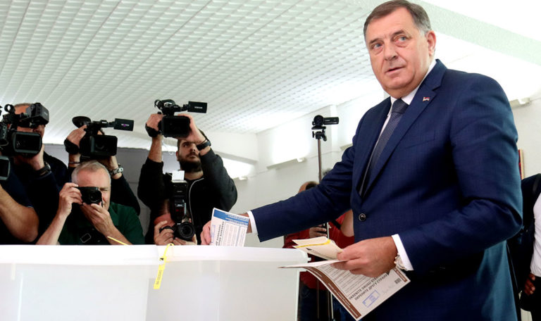 Dodik gewinnt Wahl in Bosnien-Herzegowina – So geht’s weiter!