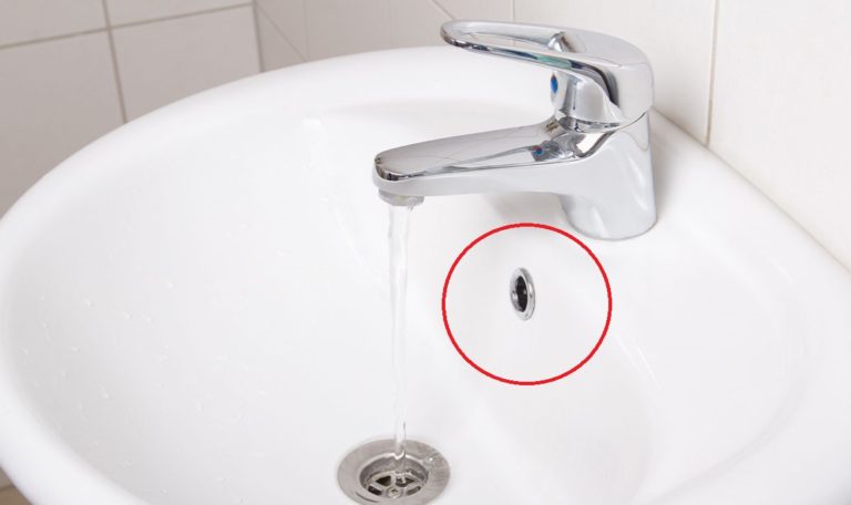Dafür ist das obere Loch im Waschbecken
