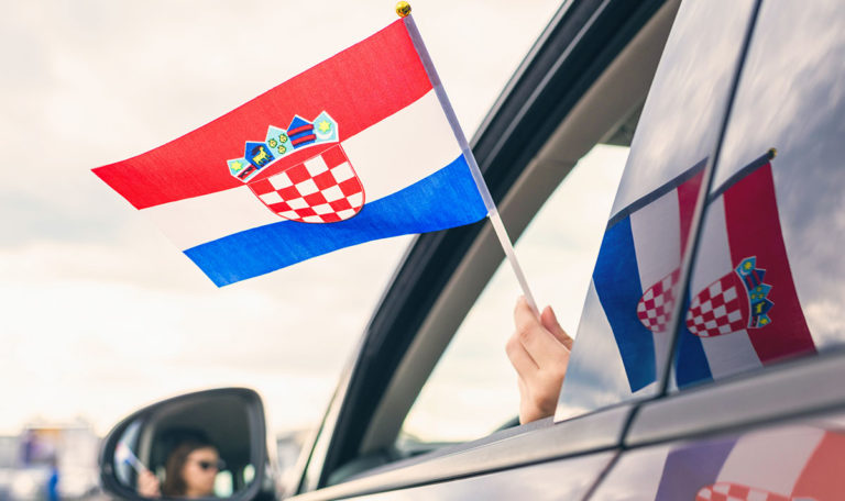 Hochzeit in Bosnien: Bräutigam wegen kroatischer Fahne verprügelt