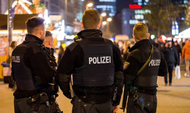 Randalierer der Halloween-Nacht noch immer auf freiem Fuß