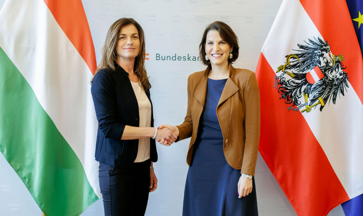 Am 30. Jänner 2023 empfing Bundesministerin Karoline Edtstadler (r.) die ungarischen Ministerin Judit Varga (l.) zu einem Gespräch. (FOTO: BKA/Andy Wenzel)