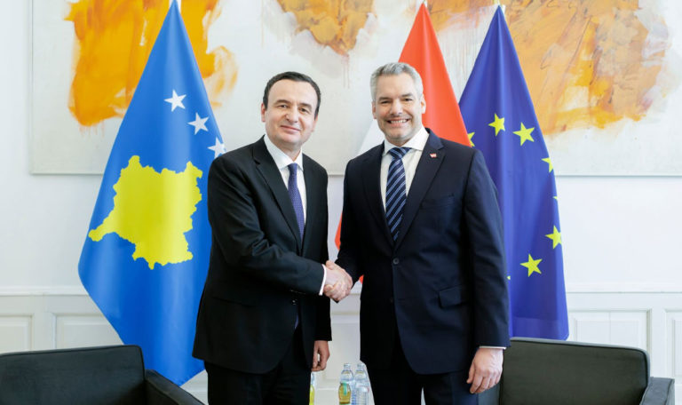 Kosovos Regierungschef Kurti besucht Nehammer in Wien
