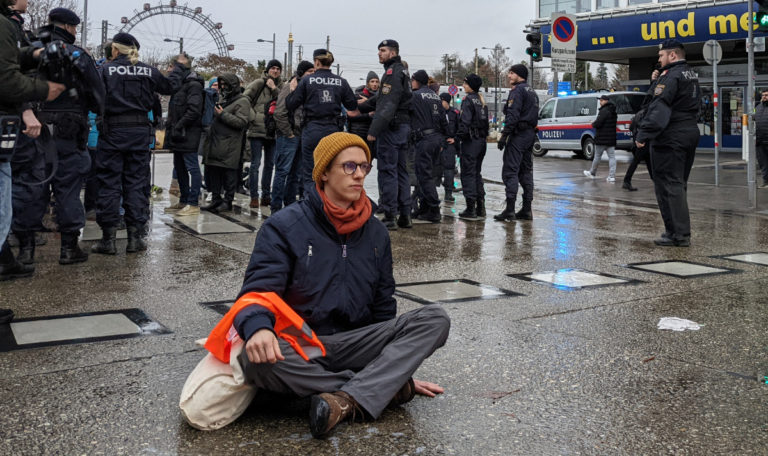 Klimaproteste Dienstagfrüh am Wiener Praterstern fortgesetzt