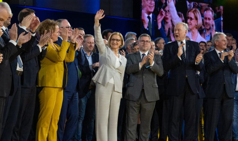 Wahlkampfauftakt in Niederösterreich: die Schlacht um St. Pölten