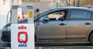 Tankstelle in der Innenstadt von Zagreb, Kroatien. (FOTO: EPA-EFE/ANTONIO BAT)