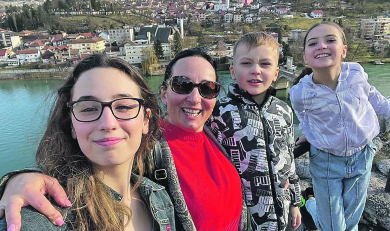 Ehepaar mit drei Kindern verlässt Australien für Tradition und Kultur in Serbien