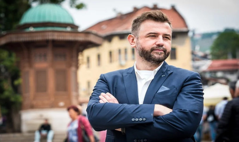 Bosnischer Politiker Dennis Gratz zu den Vorwürfen über seine Namensänderung