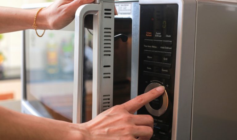 Diese Lebensmittel sollten nicht in der Mikrowelle aufgewärmt werden