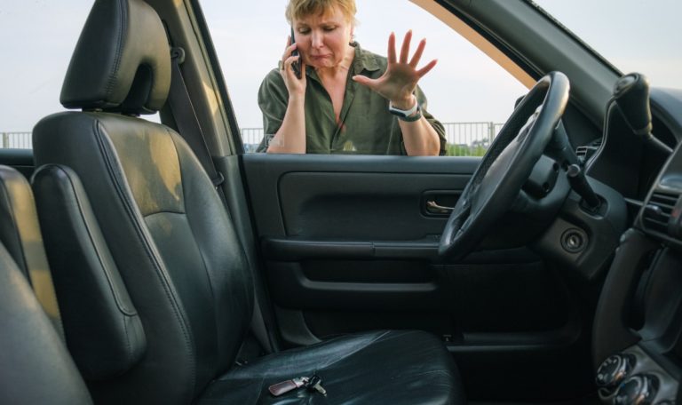 Schlüssel im Auto vergessen?  TikToker hat die Lösung (VIDEO)