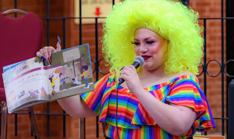 Großeinsatz in Wien-Mariahilf: Dragqueen-Lesung vor Kindern