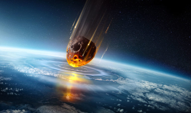 Asteroid schrammt an Erde gefährlich vorbei!