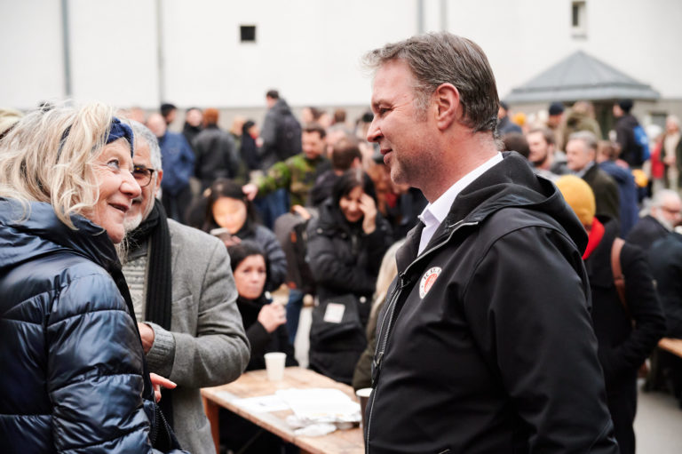 Bablers emotionale Reaktion nach Wahldebakel (VIDEO)