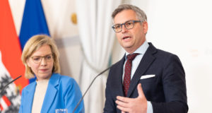 Bundesministerin Leonore Gewessler und Bundesminister Magnus Brunner. (FOTO: BKA/Alexander Zillbauer)
