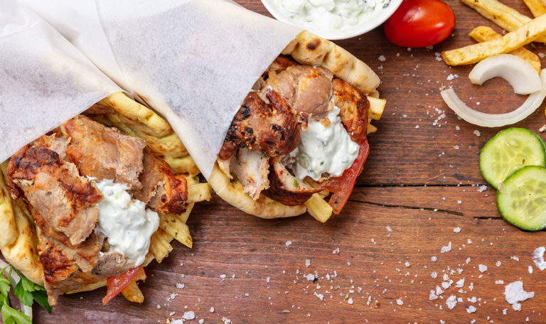 Urlaub in Griechenland: So viel müsst ihr für Gyros zahlen!