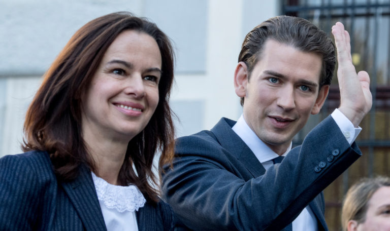 Drei Jahre Haft möglich: Ex-ÖVP-Ministerin Karmasin vor Gericht