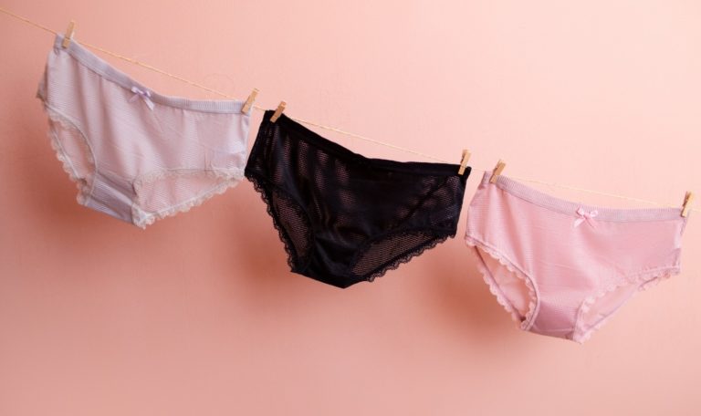 Wieso haben Damenunterhosen eine Schleife?