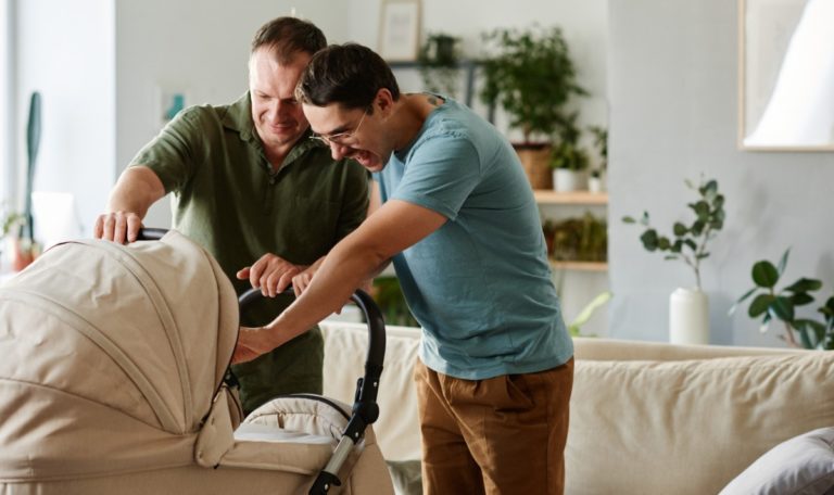 Adoption: Homosexuelle Paare sind die besten Eltern