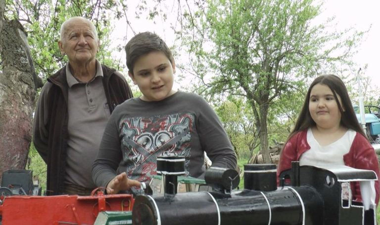 Kleines Genie: Nikola baut eigene Modelleisenbahnen