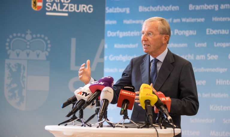 Schwarz-Blau in Salzburg: Koalitionsvereinbarung abgesegnet