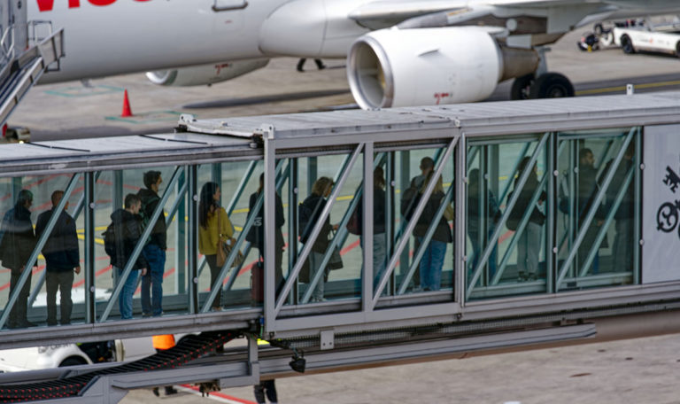 Flug Podgorica-Belgrad: Polizeieinsatz wegen Gasflaschen an Bord