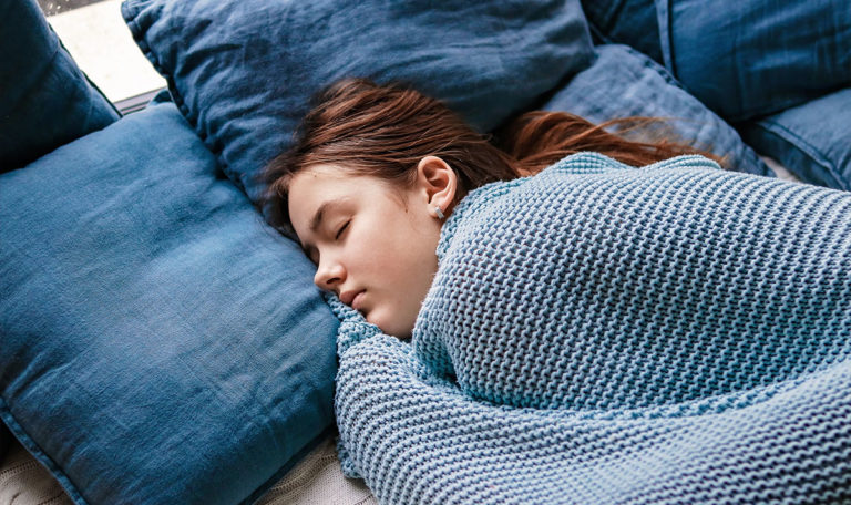 Schlafkrankheit: Junge Frau schläft bis zu 20 Tage am Stück!