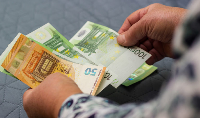 Fix: Ab diesem Betrag wird Barzahlung verboten