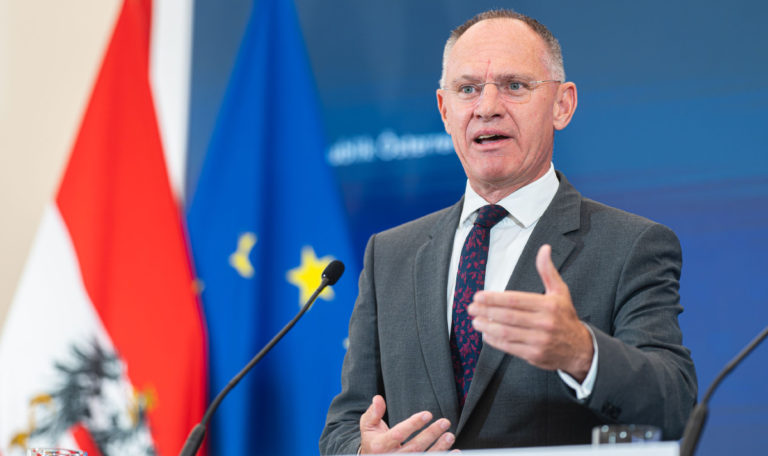 Regierung will Asylverfahren in Drittstaaten auslagern – EU-Kommission lehnt ab