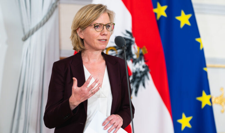 ÖVP klagt Gewessler – Drohen ihr jetzt 10 Jahre Haft?