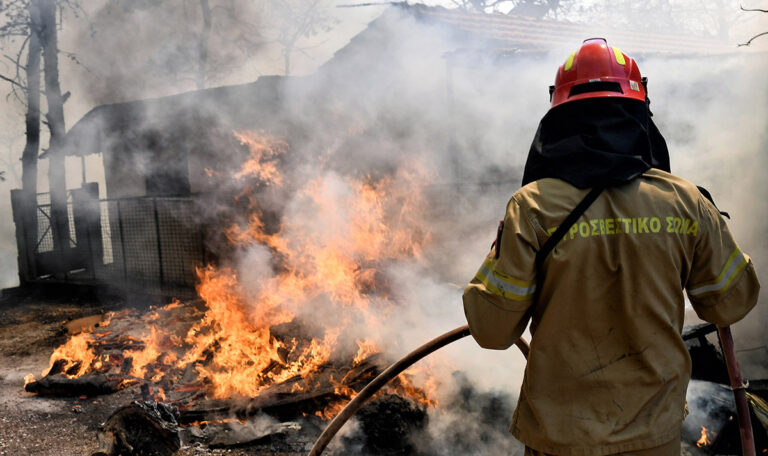 Griechenland in Flammen: Waldbrände entfesseln Chaos
