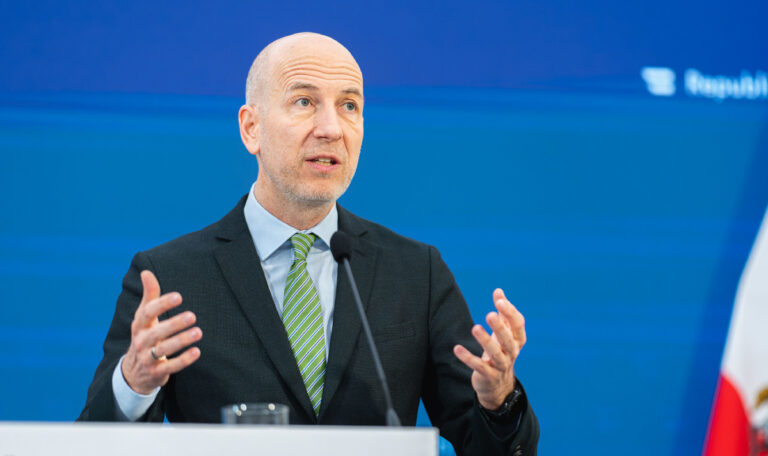 Kocher fordert radikale Lösungen für Arbeitslosigkeit