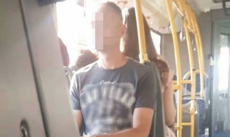 Schock in Öffis: Mann befriedigt sich öffentlich selbst