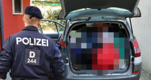 POLIZEI_KOFFERRAUM