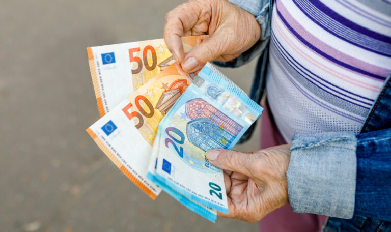 Länger arbeiten & weniger Pension bekommen? Das haben ÖVP und FPÖ vor