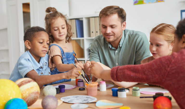 Summer City Camps: Werde Teil eines aufregenden Ferienabenteuers mit Zeit!Raum