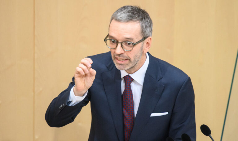 Knaller: FPÖ bringt am Mittwoch Neuwahlantrag an!